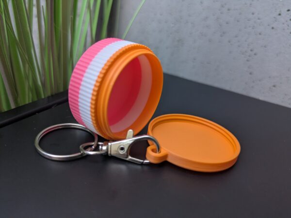 PXL_20260901_172809498.MP Porte-clef boite à bagues lesbien